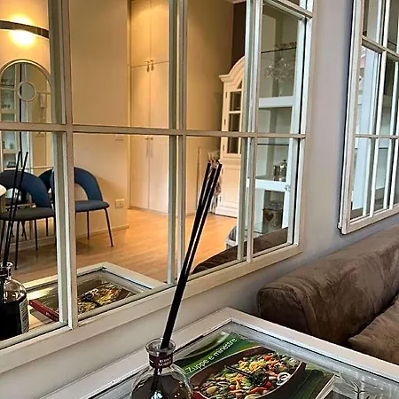 Chic Nest, Galleria Cavour 3*