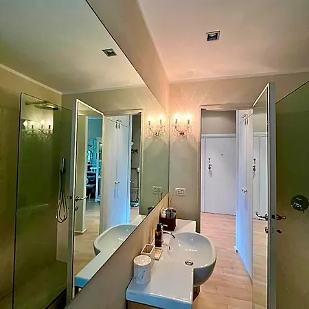 Hotel Chic Nest, Galleria Cavour 3*